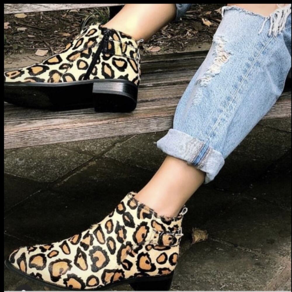 NWOT Blondo Waterproof Leopard Print Bootie Brown Size Size 6.5